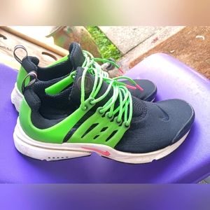 Nike Presto Shoes Pink/Black/Green size 8